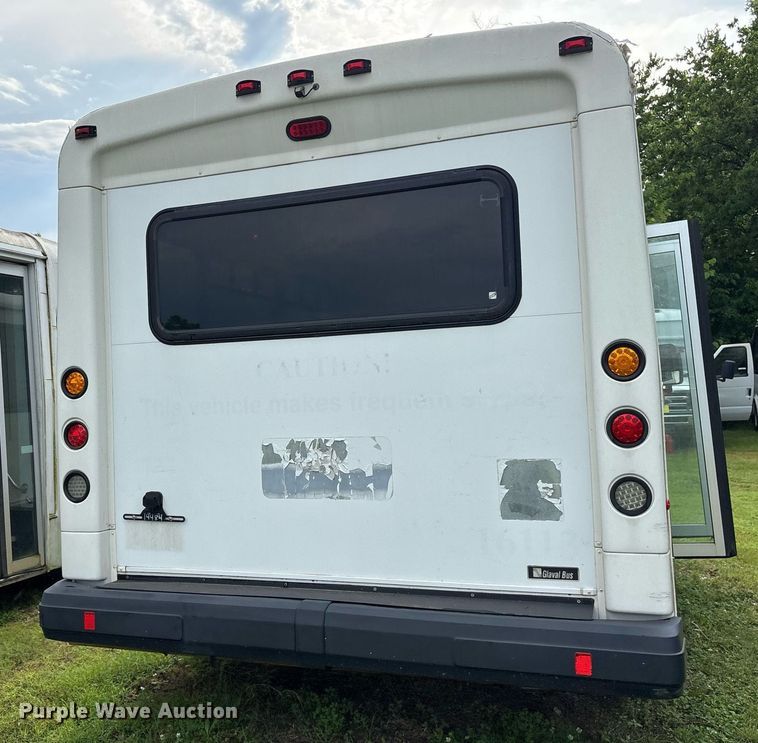 image for item DY0505 2013 Ford E350 shuttle bus