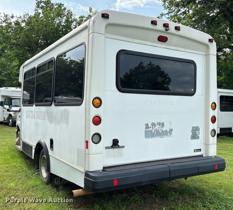 image for item DY0505 2013 Ford E350 shuttle bus