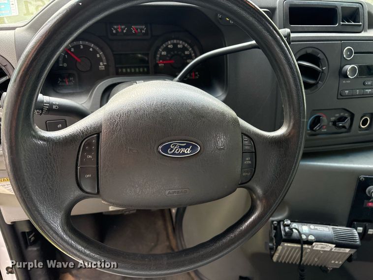 image for item DY0505 2013 Ford E350 shuttle bus