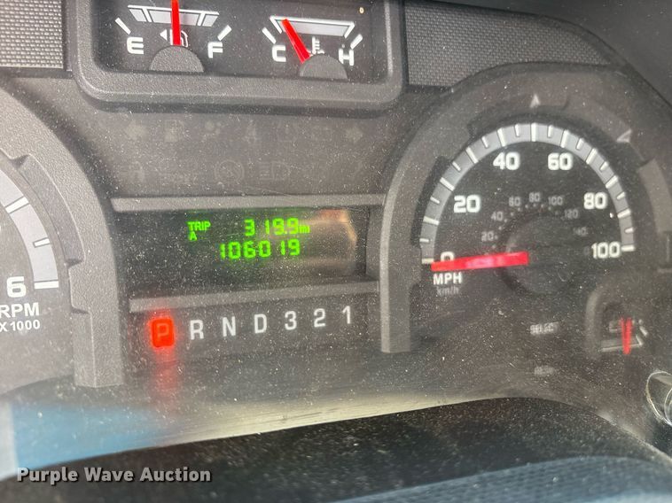 image for item DY0505 2013 Ford E350 shuttle bus