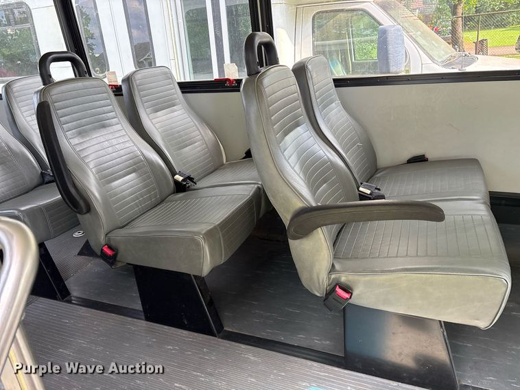 image for item DY0505 2013 Ford E350 shuttle bus