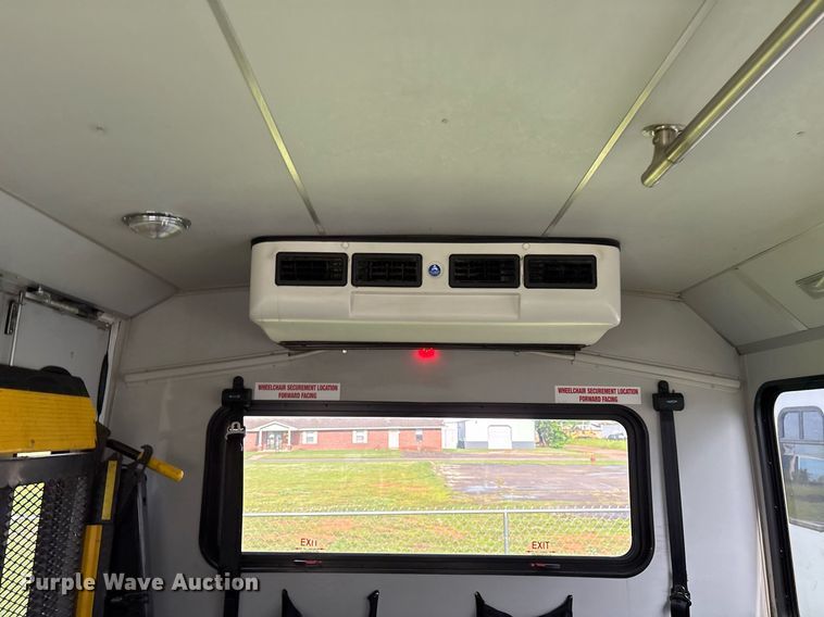 image for item DY0505 2013 Ford E350 shuttle bus