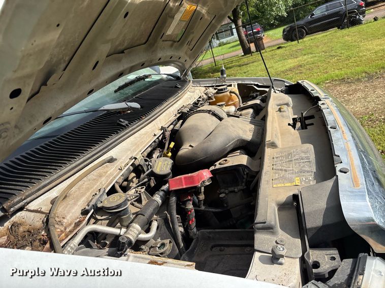 image for item DY0505 2013 Ford E350 shuttle bus