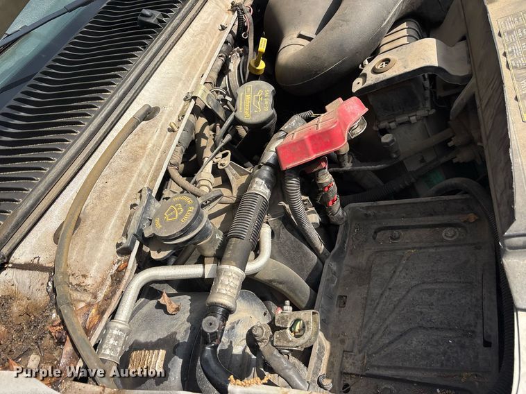 image for item DY0505 2013 Ford E350 shuttle bus