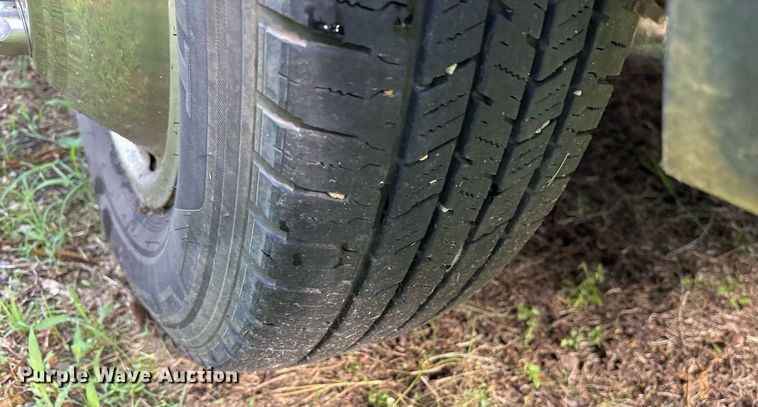 image for item DY0505 2013 Ford E350 shuttle bus