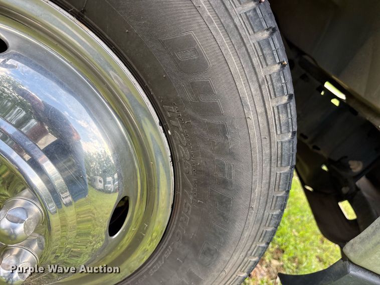 image for item DY0505 2013 Ford E350 shuttle bus