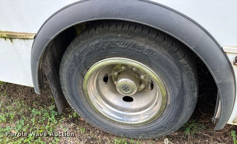 image for item DY0505 2013 Ford E350 shuttle bus