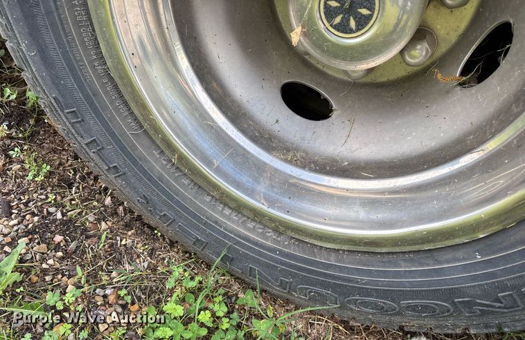 image for item DY0505 2013 Ford E350 shuttle bus