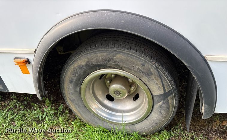 image for item DY0505 2013 Ford E350 shuttle bus