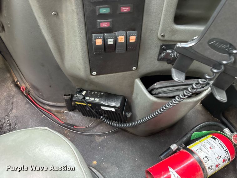 image for item DY0506 2009 Ford E450 shuttle bus