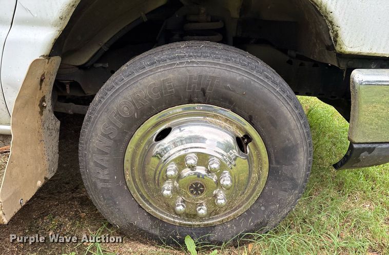 image for item DY0506 2009 Ford E450 shuttle bus