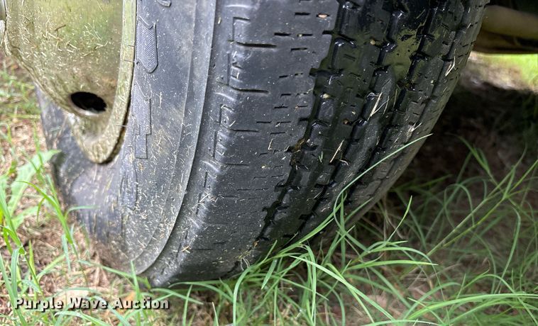 image for item DY0506 2009 Ford E450 shuttle bus