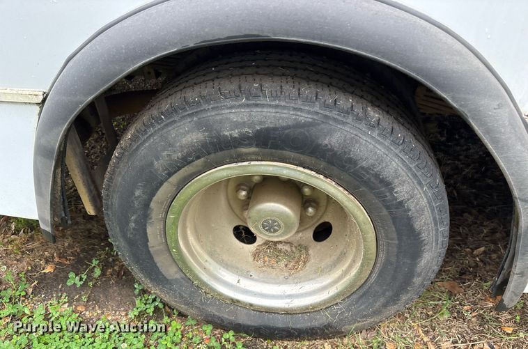 image for item DY0506 2009 Ford E450 shuttle bus