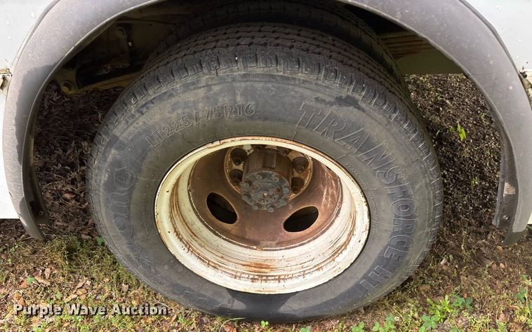 image for item DY0506 2009 Ford E450 shuttle bus