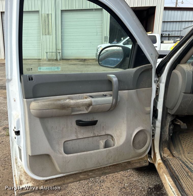 image for item DY0528 2008 Chevrolet Silverado 1500 pickup truck