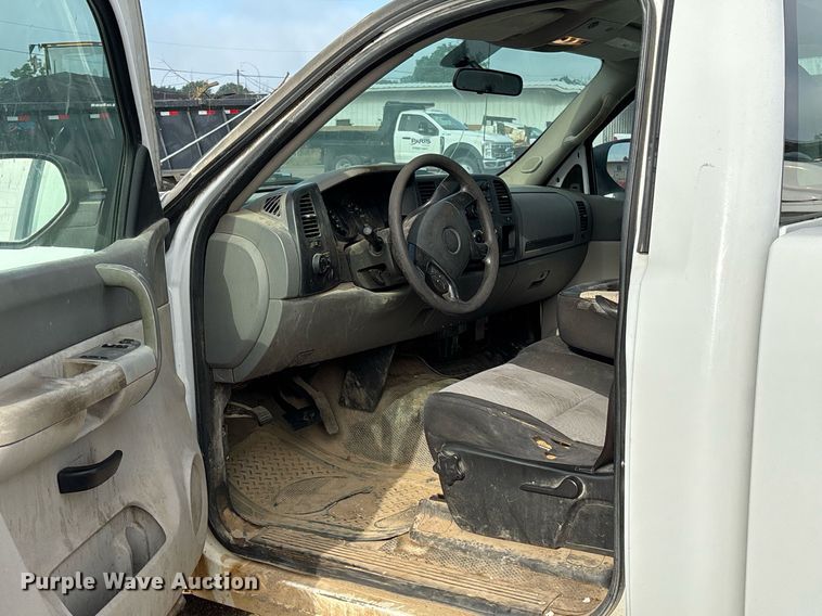 image for item DY0528 2008 Chevrolet Silverado 1500 pickup truck