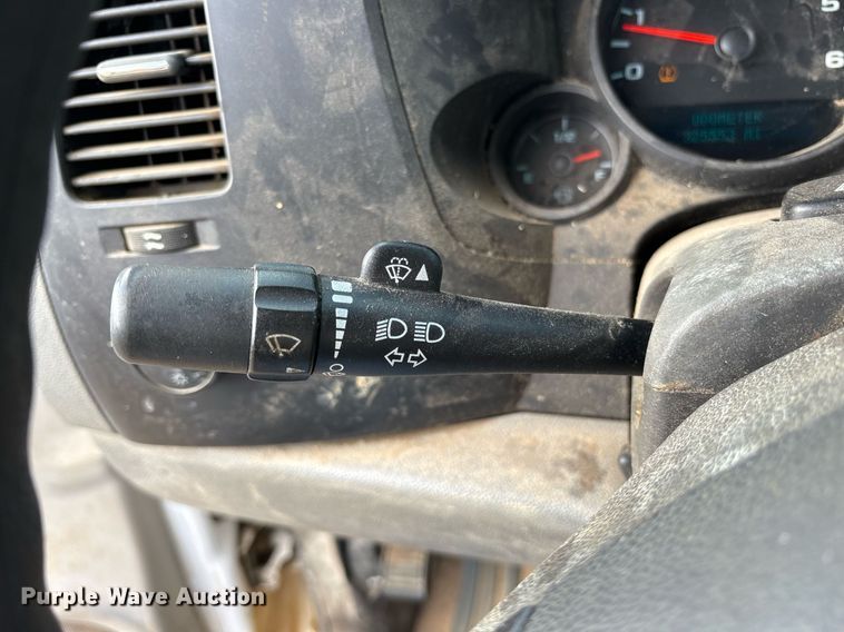 image for item DY0528 2008 Chevrolet Silverado 1500 pickup truck