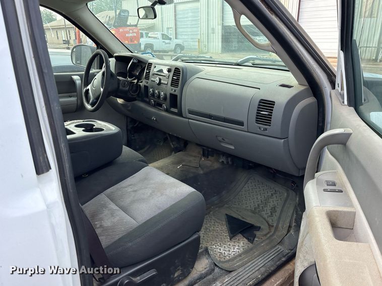 image for item DY0528 2008 Chevrolet Silverado 1500 pickup truck