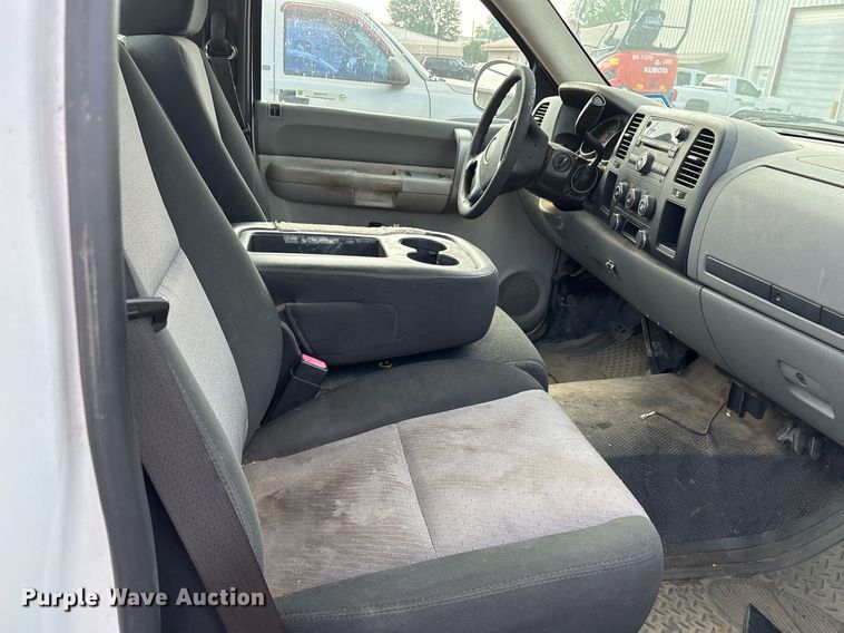 image for item DY0528 2008 Chevrolet Silverado 1500 pickup truck