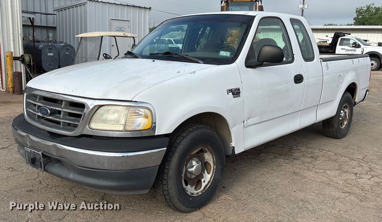 image for item DY0530 2000 Ford F150 SuperCab pickup truck