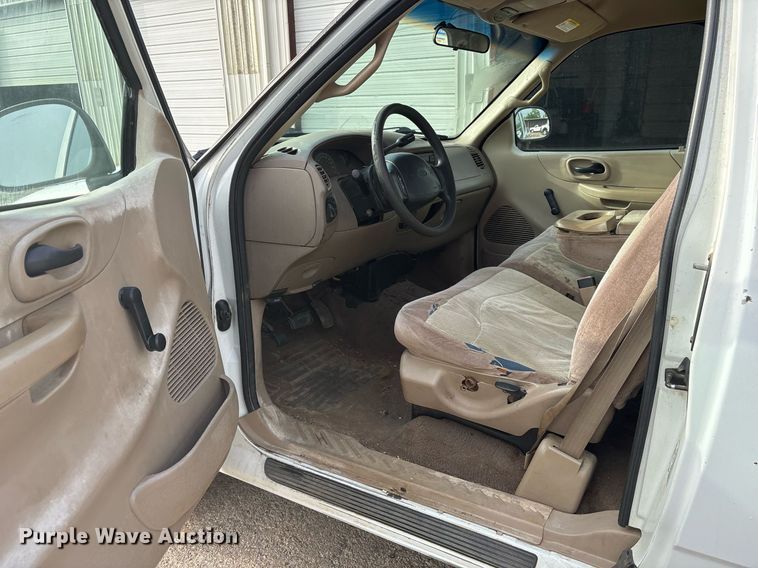 image for item DY0530 2000 Ford F150 SuperCab pickup truck