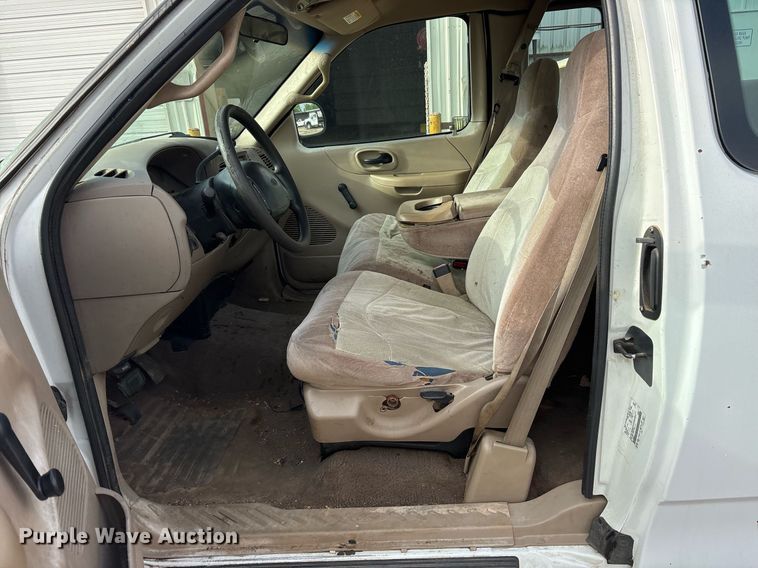 image for item DY0530 2000 Ford F150 SuperCab pickup truck