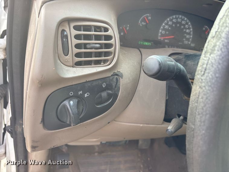 image for item DY0530 2000 Ford F150 SuperCab pickup truck