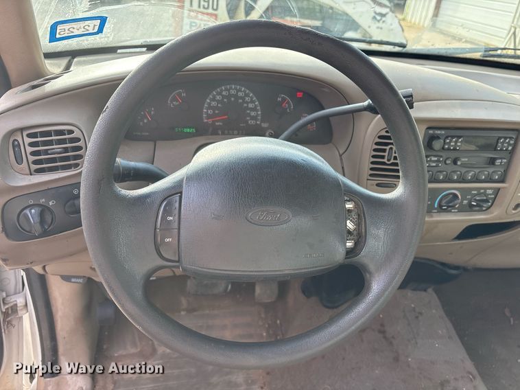 image for item DY0530 2000 Ford F150 SuperCab pickup truck