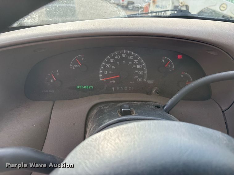 image for item DY0530 2000 Ford F150 SuperCab pickup truck