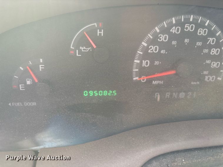 image for item DY0530 2000 Ford F150 SuperCab pickup truck