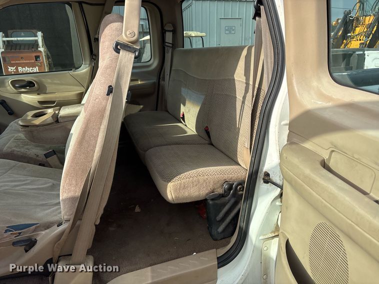 image for item DY0530 2000 Ford F150 SuperCab pickup truck