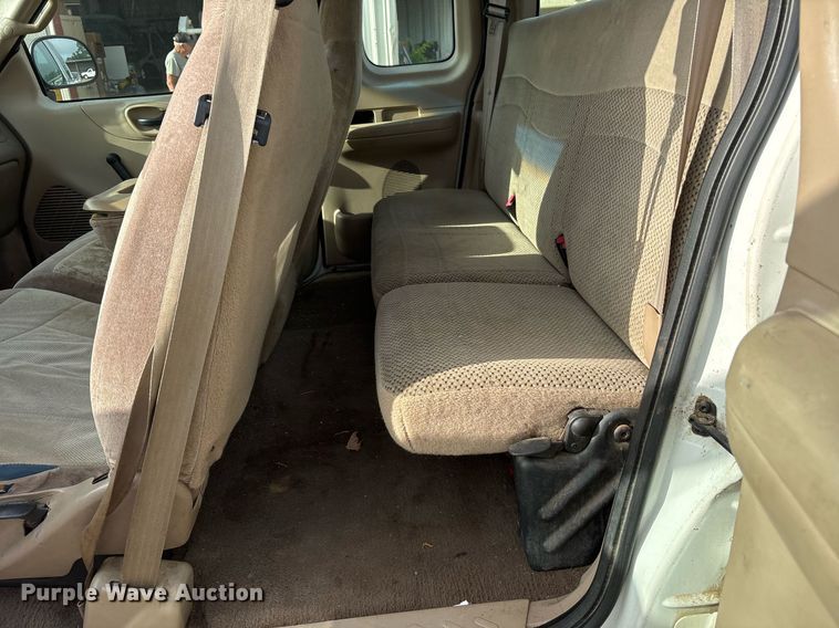 image for item DY0530 2000 Ford F150 SuperCab pickup truck