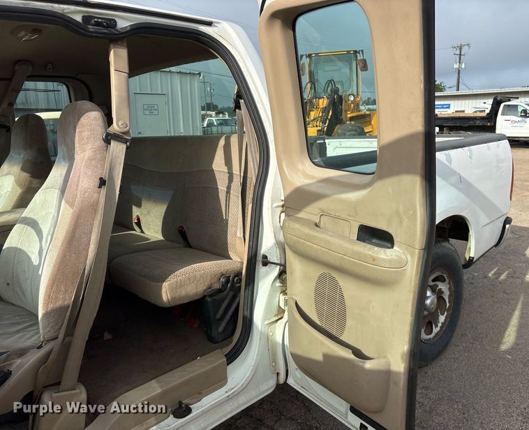 image for item DY0530 2000 Ford F150 SuperCab pickup truck