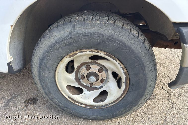 image for item DY0530 2000 Ford F150 SuperCab pickup truck