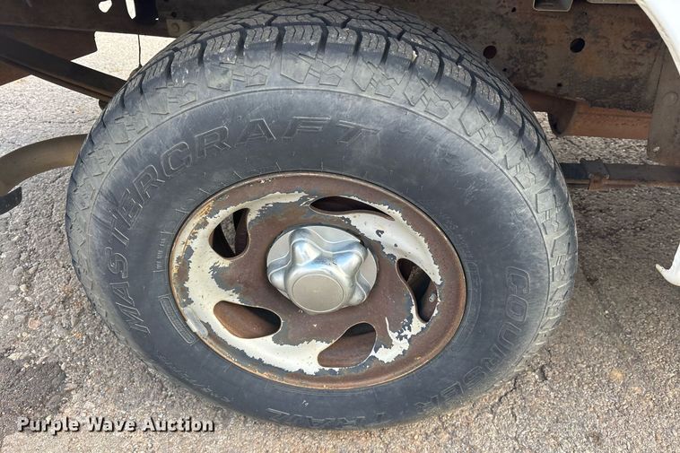 image for item DY0530 2000 Ford F150 SuperCab pickup truck