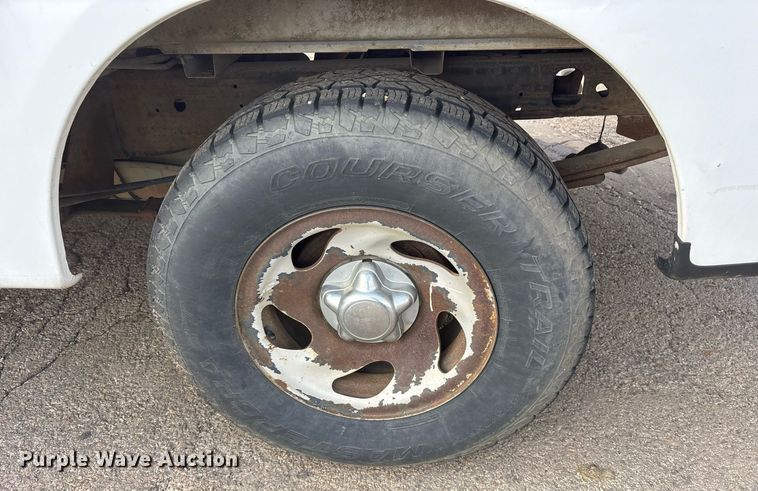 image for item DY0530 2000 Ford F150 SuperCab pickup truck