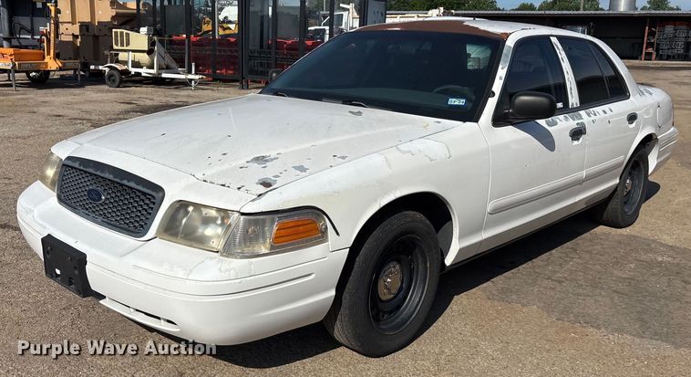 image for item DY0531 2001 Ford Crown Victoria Police Interceptor 