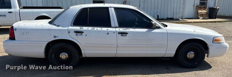image for item DY0531 2001 Ford Crown Victoria Police Interceptor 