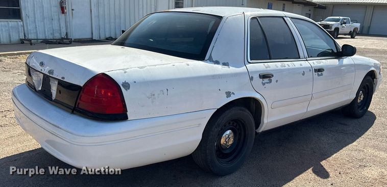 image for item DY0531 2001 Ford Crown Victoria Police Interceptor 