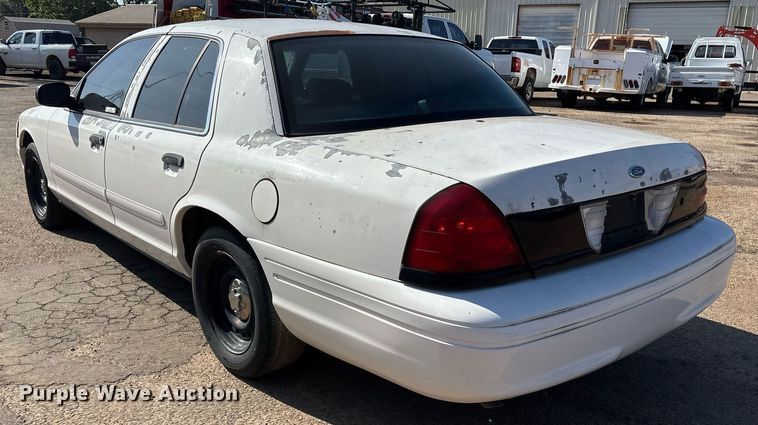 image for item DY0531 2001 Ford Crown Victoria Police Interceptor 