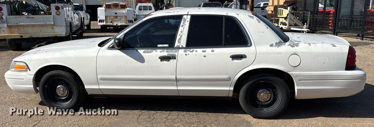image for item DY0531 2001 Ford Crown Victoria Police Interceptor 