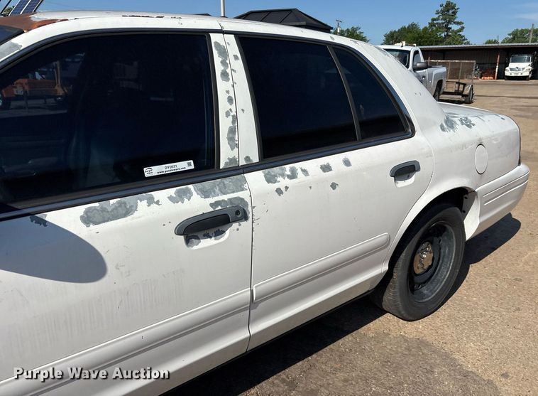 image for item DY0531 2001 Ford Crown Victoria Police Interceptor 