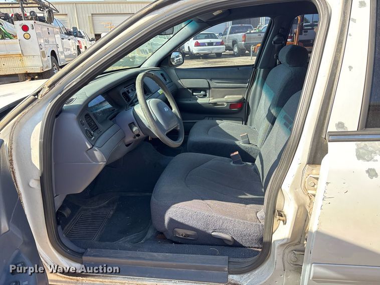 image for item DY0531 2001 Ford Crown Victoria Police Interceptor 