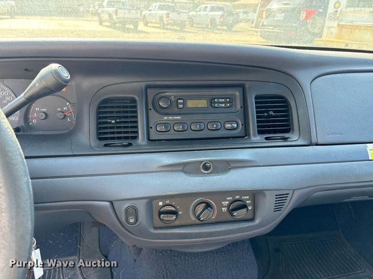 image for item DY0531 2001 Ford Crown Victoria Police Interceptor 