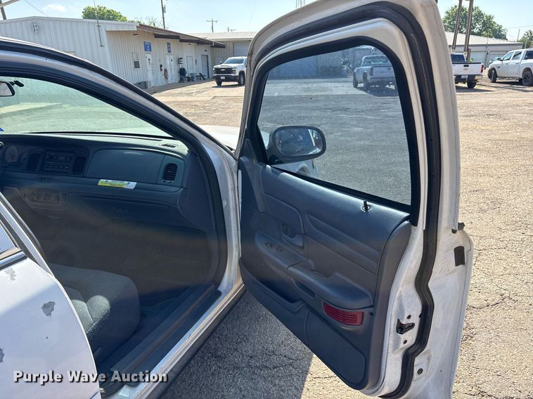 image for item DY0531 2001 Ford Crown Victoria Police Interceptor 