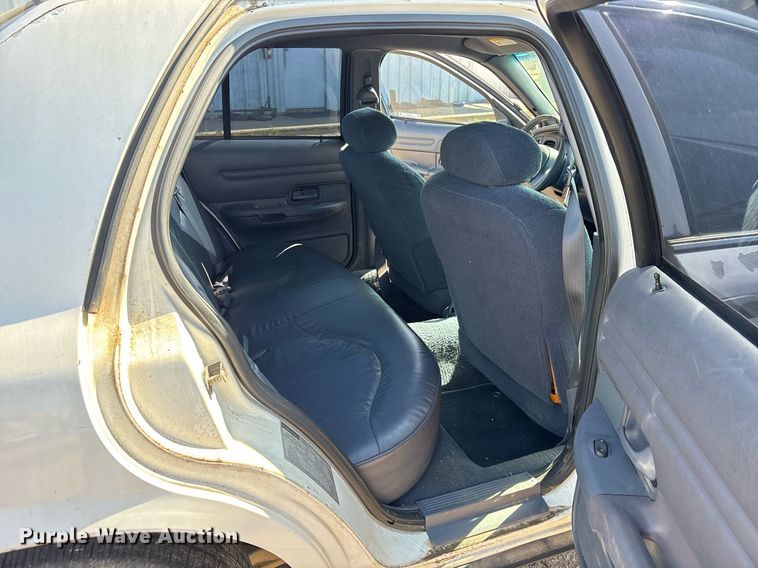 image for item DY0531 2001 Ford Crown Victoria Police Interceptor 
