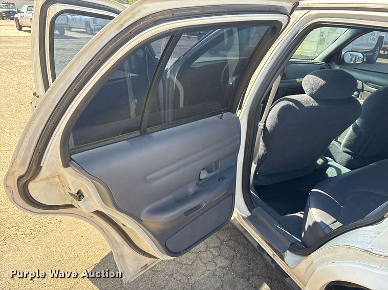 image for item DY0531 2001 Ford Crown Victoria Police Interceptor 