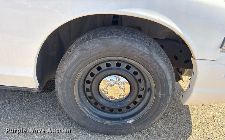 image for item DY0531 2001 Ford Crown Victoria Police Interceptor 