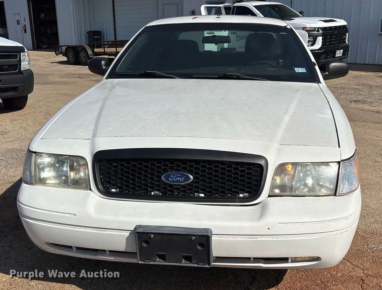 image for item DY0532 2011 Ford Crown Victoria Police Interceptor 