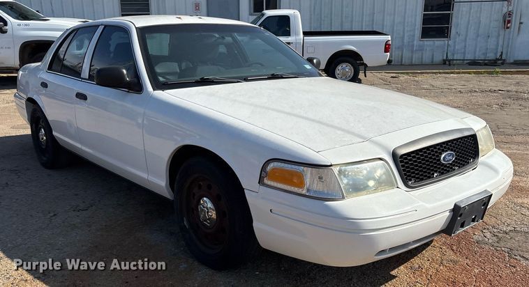image for item DY0532 2011 Ford Crown Victoria Police Interceptor 